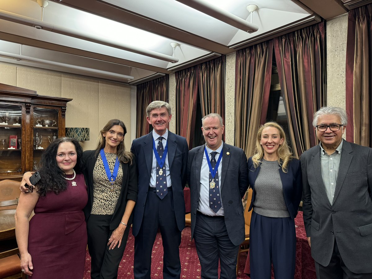Aldgate Ward Club New Members Evening 2024: 

Another full house at Aldgate's new members evening! 

President Tim McNally welcomed everyone, spoke about the history of the ward. 

#wardclub #london
