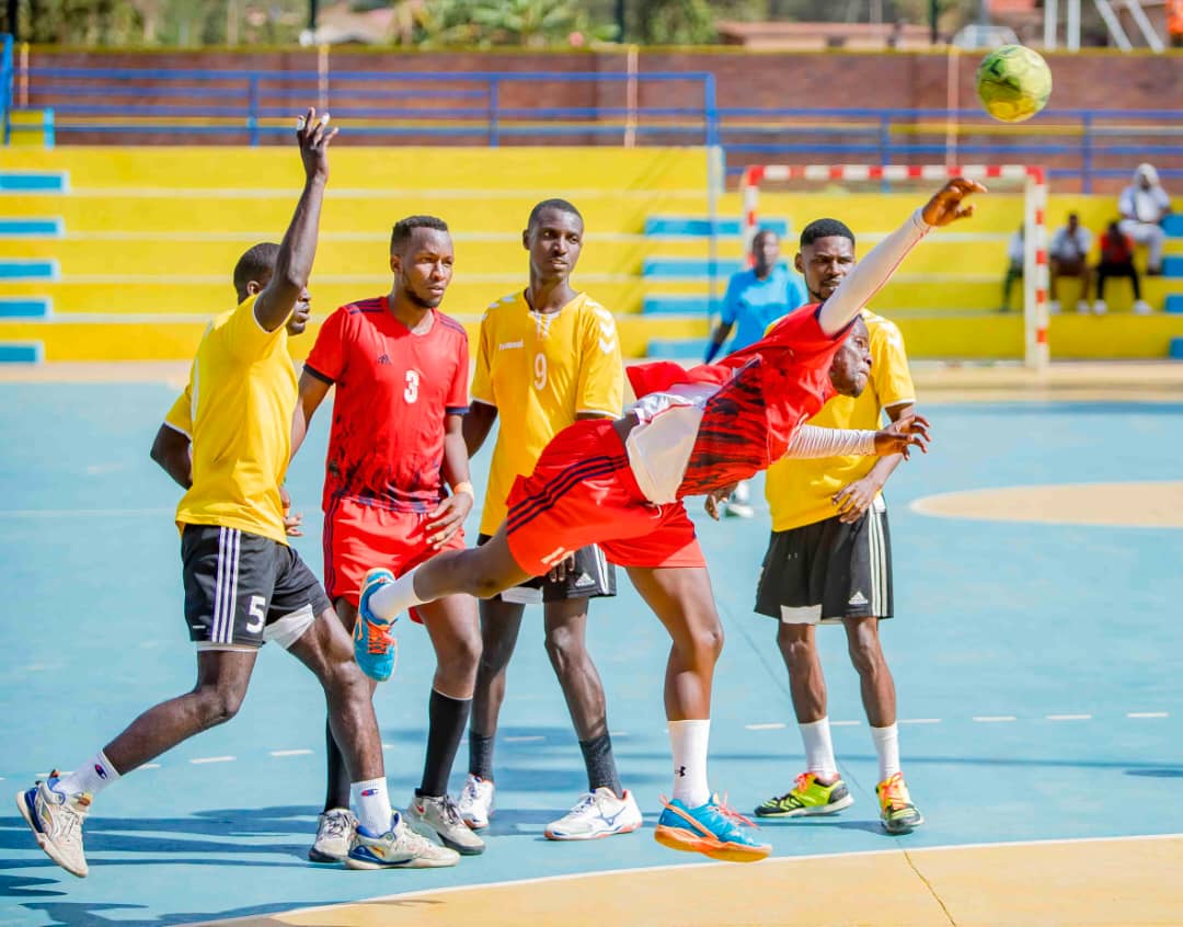 alphonsenkunda's tweet photo. Gicumbi HBT yo muri @GicumbiDistrict nyuma yo kunyagira #GorillasHBT na #NyakabandaHBT mu mikino ifungura Shampiona ,ikomeje Imyitozo aho izakurikizaho UB Sports na UR Rukara tariki ya 09/11/2024. Bisobanuye ko iyi Weekend batazakina ari ikiruhuko.
#Intego ni ugutwara ibikombe. https://t.co/7oaLAoLSHQ