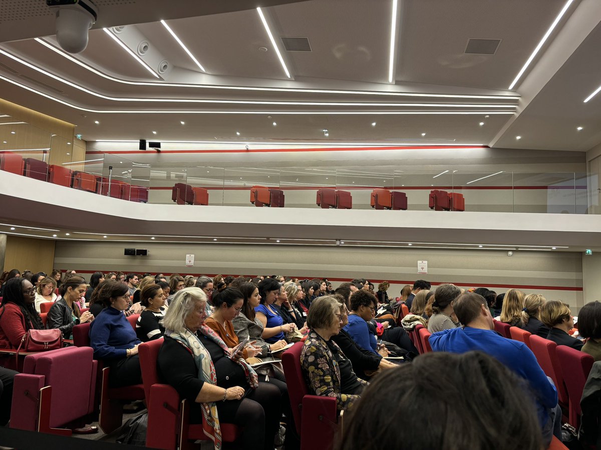 J’intervenais hier  au #ThinkTankMC <a href="/marieclaire/">Marie Claire</a> « Agir pour l’Égalité » sur le thème « Plus de femmes dans les métiers de l’intelligence artificielle et de la tech ».

Aux côtés d’<a href="/emmalarroque/">Emmanuelle Larroque Social Builder</a> et <a href="/EmilieKovacs/">Emilie Kovacs</a>, nous avons abordé le problème des filières du numérique, où la