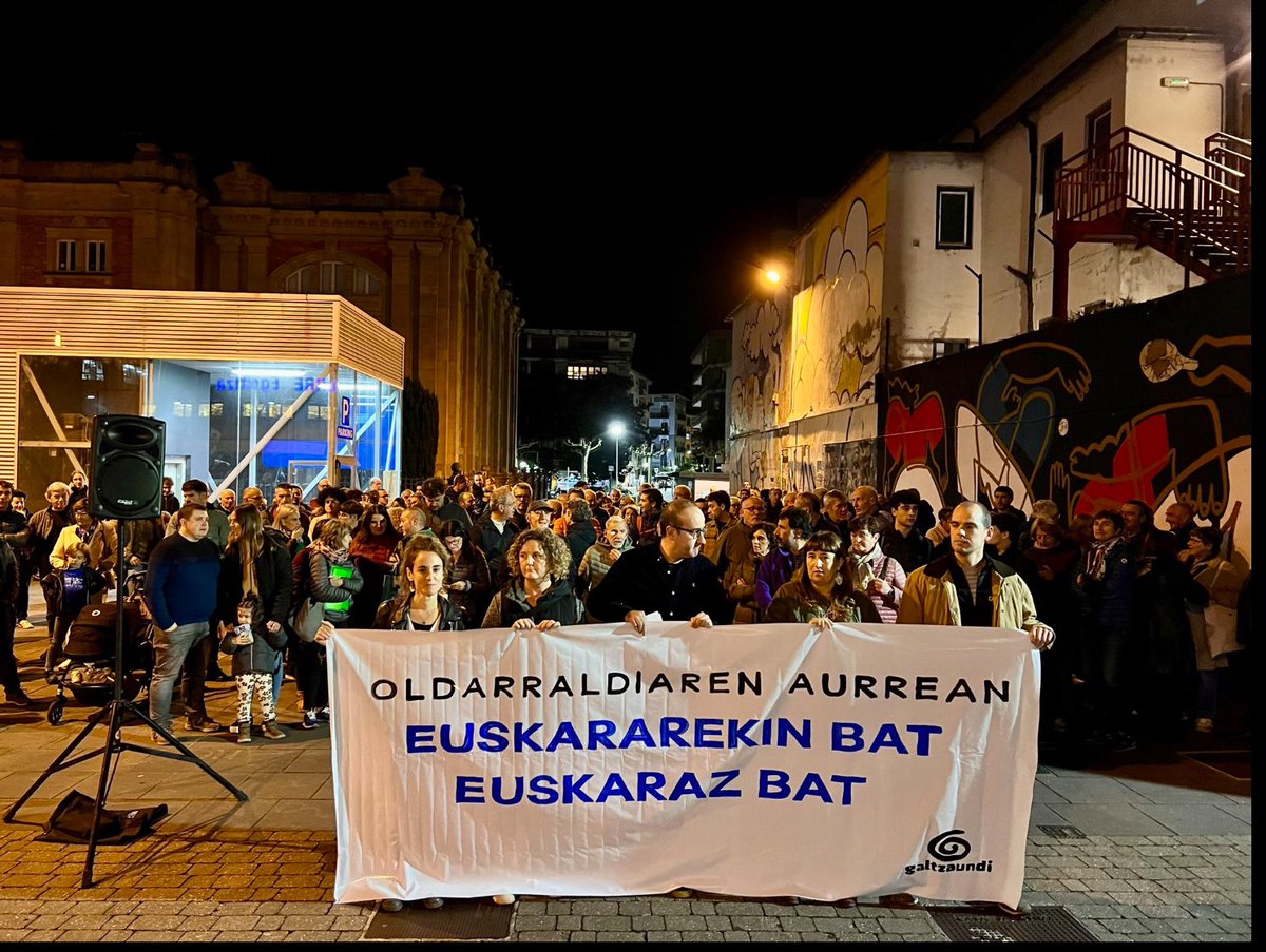 📝 Euskaraz zainduak izateko eskubidea dugu. <a href="/AitzondoTaldea/">Aitzondo Euskara Taldea</a>|k, <a href="/DoberaElk/">Dobera</a>|ak, <a href="/etakitto/">...eta kitto!</a>|k, <a href="/galtzaundi/">Galtzaundi Tolosaldeko Euskaltzaleen Elkartea</a>|k eta <a href="/JardunEus/">Jardun Euskara</a>|k ateratako oharra eta atzoko Tolosako kontzentrazioa