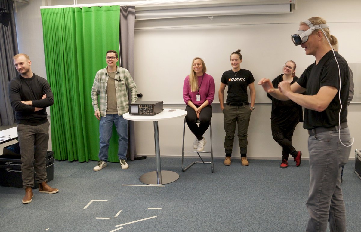 Testing Apple Vision Pro with Virtual Sea Trial project partner Cadmatic in our MR-lab last Friday.

#vst #utucomp #cadmatic