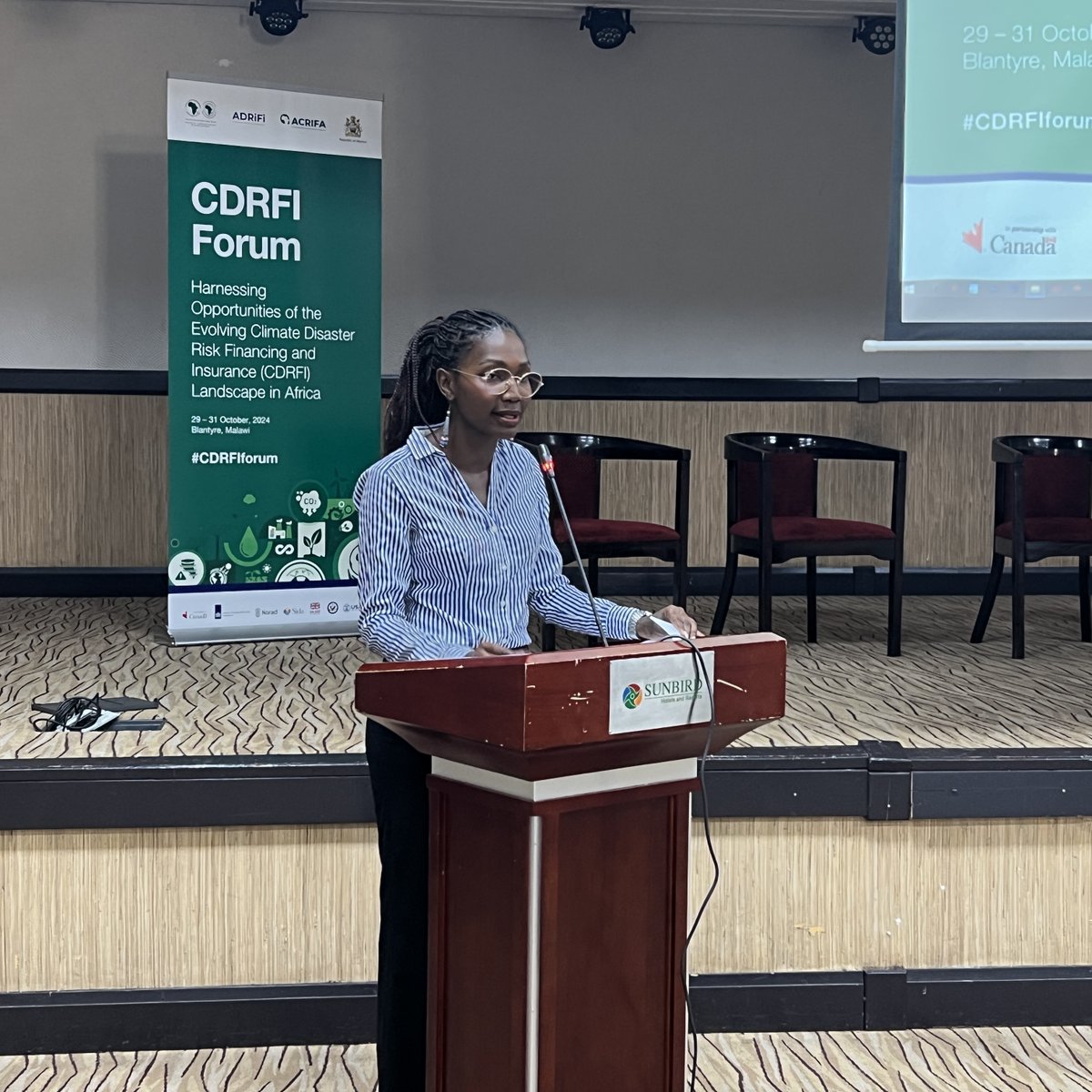 nawsheenh's tweet photo. The stage is set. The #CDRFIforum has kicked off!

The event is being live-streamed. 

Follow us here ➡️ https://t.co/spnhgZ9Xda https://t.co/VsrzpZoEeS