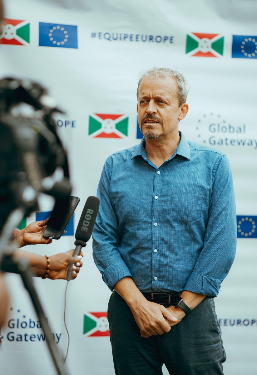 1/Dans le cadre de la #EUGreenDiplomacyWeek, l'#UEa organisé un évènement au Jardin Public de #Bujumburaautour de la sensibilisation environnementale, en partenariat avec des organisations locales Action ceinture verte (ACVE) et <a href="/ERpeebu/">Education Environnementale (RPEEBU)</a>
#ProtectOurPlanet #YouthEngagement