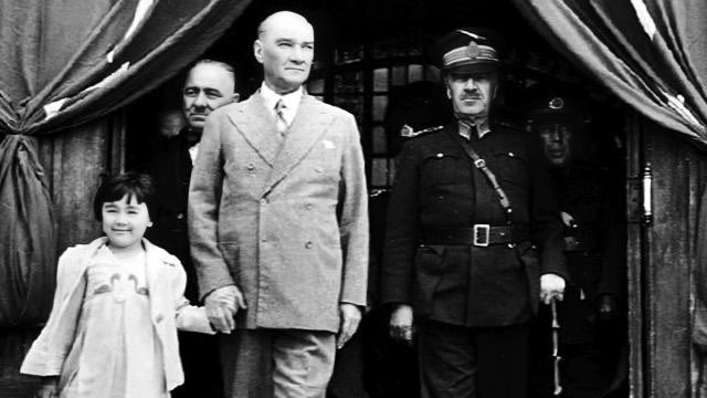 Cumhuriyet;bağımsızlık,adelet,eşitliktir. Bugün hak,hukuk,adalete olan özlemimiz büyüse de mücadelemizden vazgeçmiyoruz.
Ulu Önderimiz Mustafa Kemal Atatürk’ün izinde,Cumhuriyetin değerlerine sahip çıkarak aydınlık yarınları inşa edeceğiz. 
Cumhuriyetimizin 101. Yılı kutlu olsun!