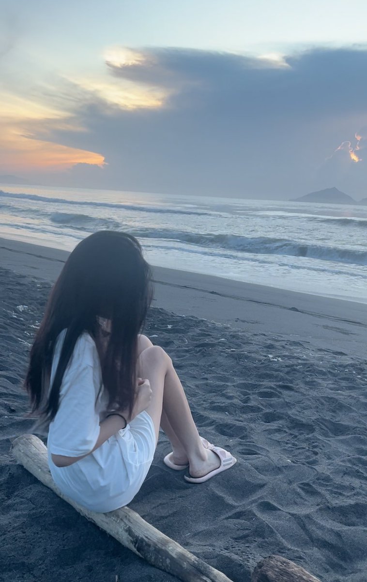 海边很浪漫 下次我约你>_< https://t.co/AbjJ4p6bmg