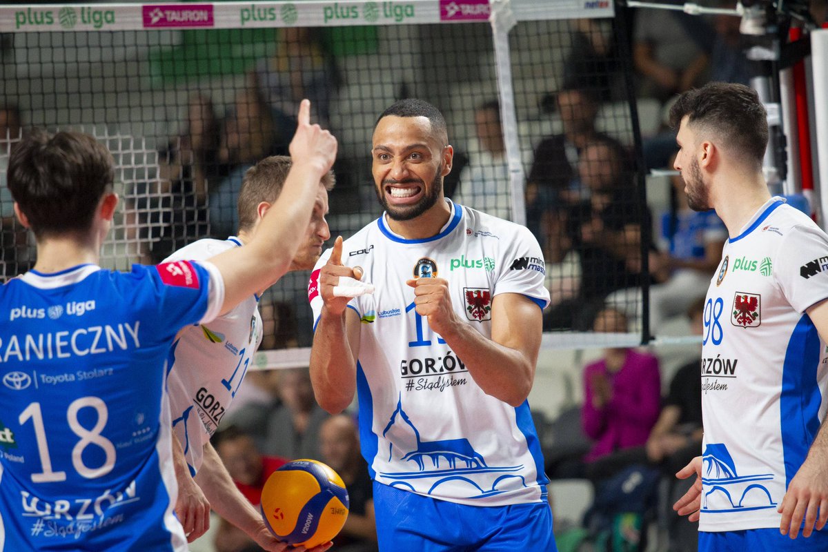 CuprumGorzow's tweet photo. 𝗪𝗮𝘇̇𝗻𝗮 𝗪𝘆𝗴𝗿𝗮𝗻𝗮 𝗭𝗮 3️⃣ 𝗣𝘂𝗻𝗸𝘁𝘆 🔥
Cuprum Stilon Gorzów 3️⃣:1️⃣ VC Barkom-Kazhany
25-20 | 20-25 | 26-24 | 25-17
𝗠𝗩𝗣: 𝗖𝗵𝗶𝘇𝗼𝗯𝗮 𝗡𝗲𝘃𝗲𝘀 🏆
Brawo Drużyna 💙🤍
#SiatkarskiGorzow #PlusLiga #Cuprum #Stilon #GorzowStadJestem https://t.co/GJkTk91r6O