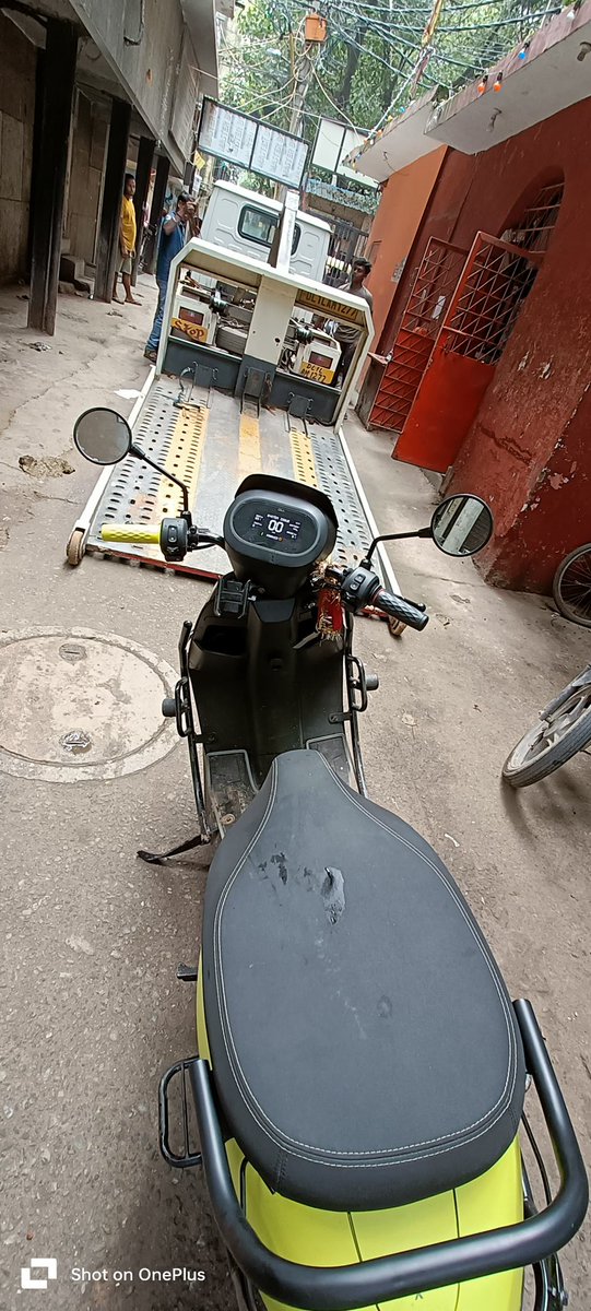 ImashuPal's tweet photo. I bought my #Ola scooter on May 24, 2024, and just a month later, it showed a 'PARKED' error, preventing it from starting. Reported on Sept 8, picked up on Sept 11, but no updates since! Paying EMIs for a scooter I can’t use is unacceptable. Please fix this, @OlaElectric @bhash https://t.co/YEGytUpoUE