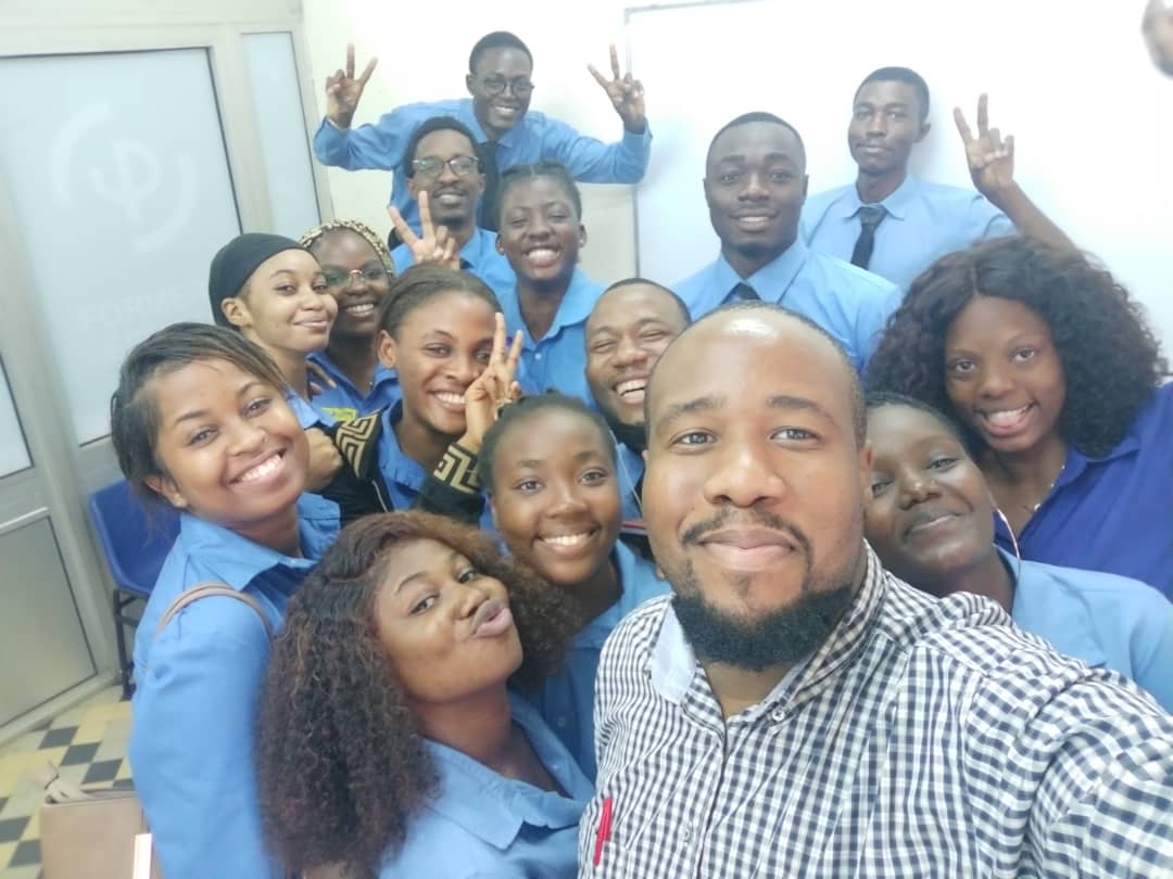 🚀 Événement à venir pour tous les étudiants en comm/marketing et #CM en herbe ! 🔥

Dans quelques jours, je lance 6 e-books indispensables pour accélérer votre carrière sur les réseaux sociaux.

Bonus exclusif : Un accompagnement de 2 mois sur WhatsApp 😎

#SocialMediaEducator