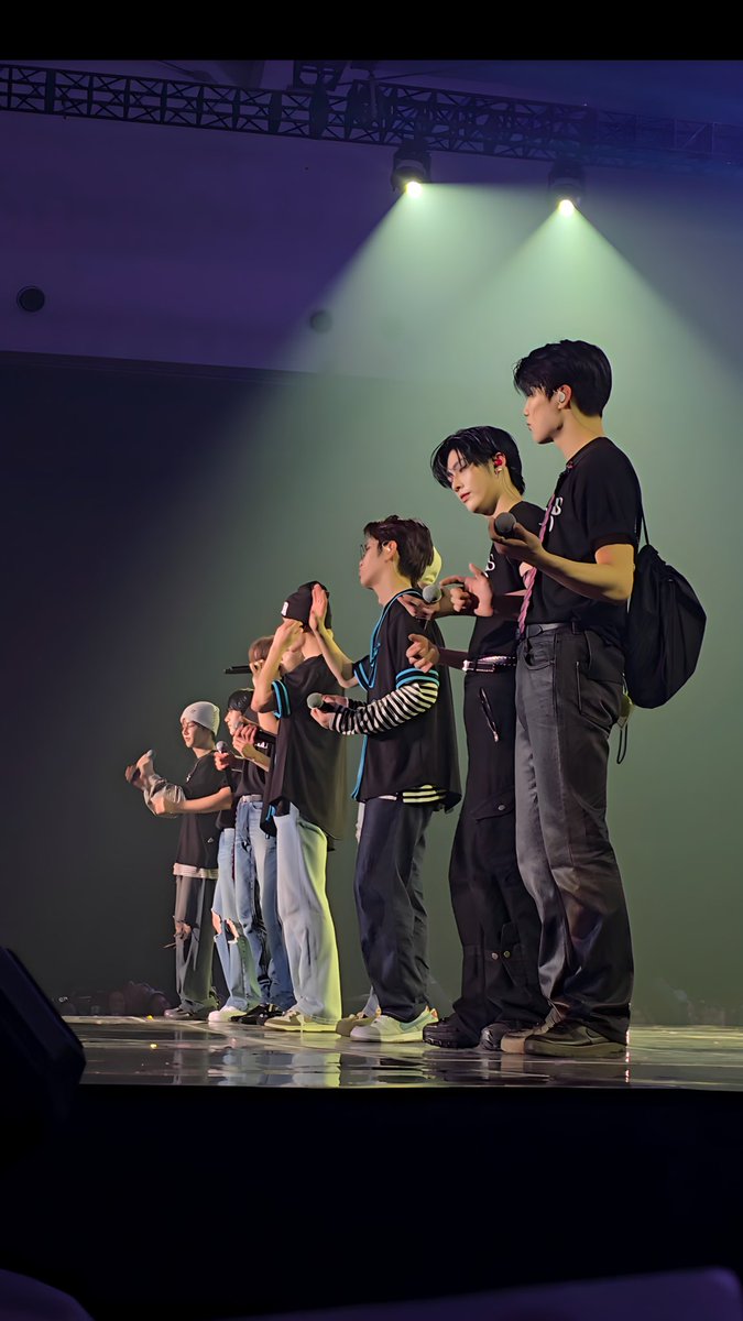 insidehao's tweet photo. one day i hope zerobaseone will be forever, eternity❤️

#ZEROBASEONE 
#ZEROBASEONE_In_JAKARTA 
#ZEROBASEONEINJAKARTA https://t.co/kiYE8qwuBE