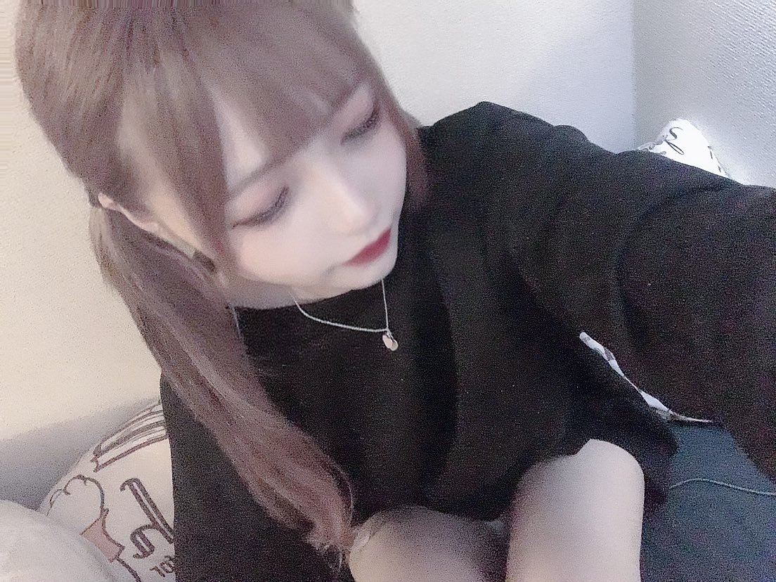 2年前常に眠ってる自撮り多くてムリ⭐️