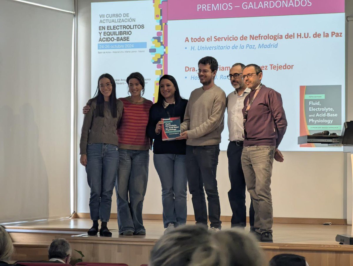 Este fin de semana se celebró el “VII curso de actualización en electrolitos y equilibrio ácido-base” ¡Enhorabuena a nuestros adjuntos y residentes por ser premiados! 🫂