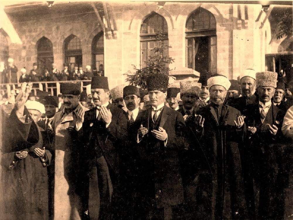Türkiye Cumhuriyeti 101 yaşında, 29 Ekim Cumhuriyet Bayramımız kutlu olsun.