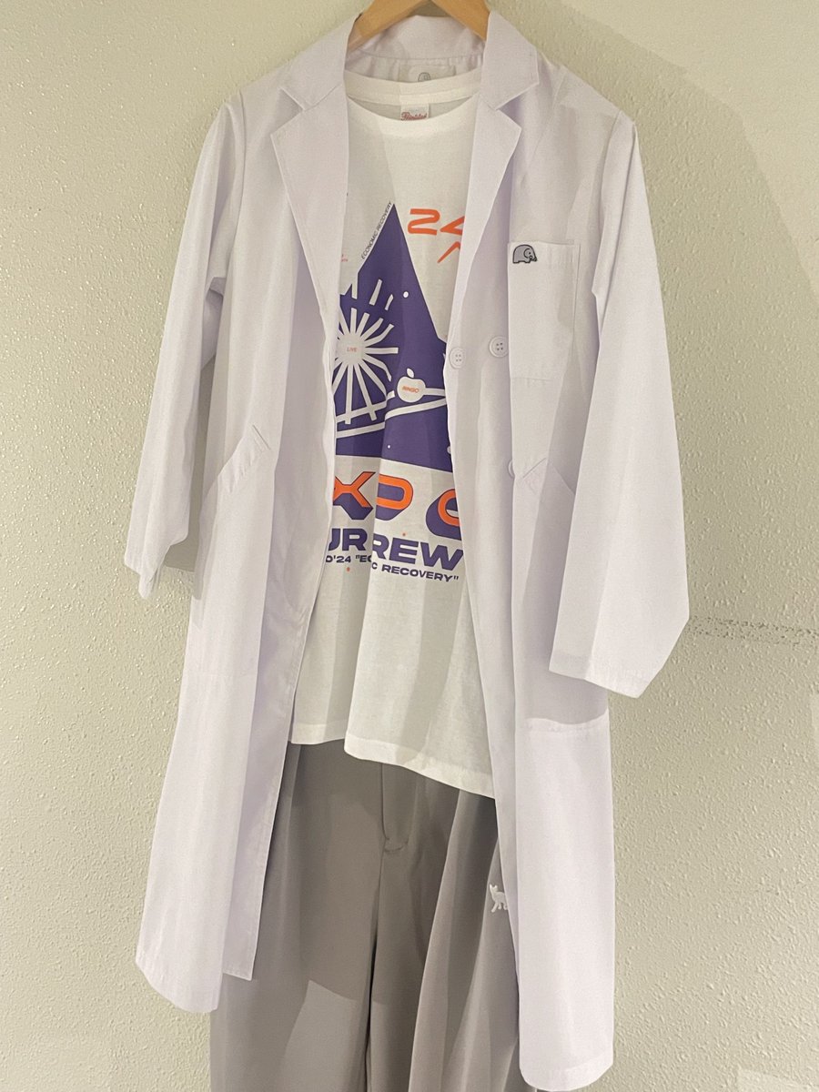 椎名林檎のアリーナツアー「(生)林檎博'24－景気の回復－」のステージ衣裳をデザインしました。
前回のツアーに続き、林檎女史の戦闘服の仕立て屋として暗躍できることを嬉しく思います。
今日はツアー三箇所目となる大阪城ホールに馳せ参じました🏯