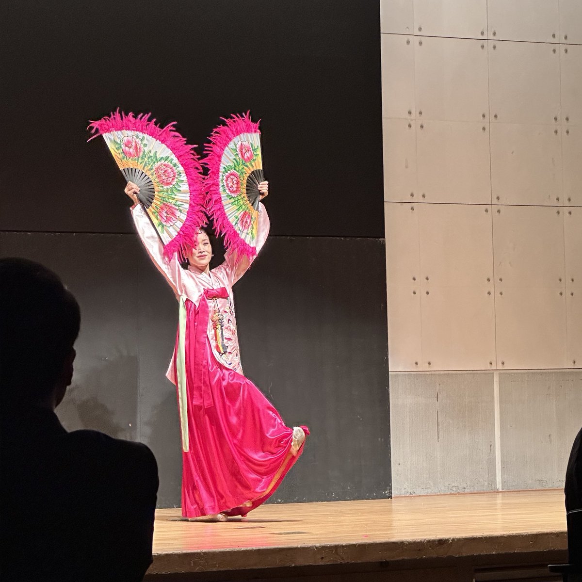 Mobility & Humanities (MoHu) (@mohu_centre) on Twitter photo It was great to take part in the Global Mobility Humanities Conference in Seoul! Our Marie Curie fellow Mario Grassi <a href="/mariograssi92/">Mario Grassi</a> <a href="/silkraa/">SILKRAA - The Silk Route Across the Alps</a> presented a paper on “Transcending Obligation. Rethinking Early Modern Professional Migrations through the Lens of Dreams and Ambition”. It was great to take part in the Global Mobility Humanities Conference in Seoul! Our Marie Curie fellow Mario Grassi <a href="/mariograssi92/">Mario Grassi</a> <a href="/silkraa/">SILKRAA - The Silk Route Across the Alps</a> presented a paper on “Transcending Obligation. Rethinking Early Modern Professional Migrations through the Lens of Dreams and Ambition”.