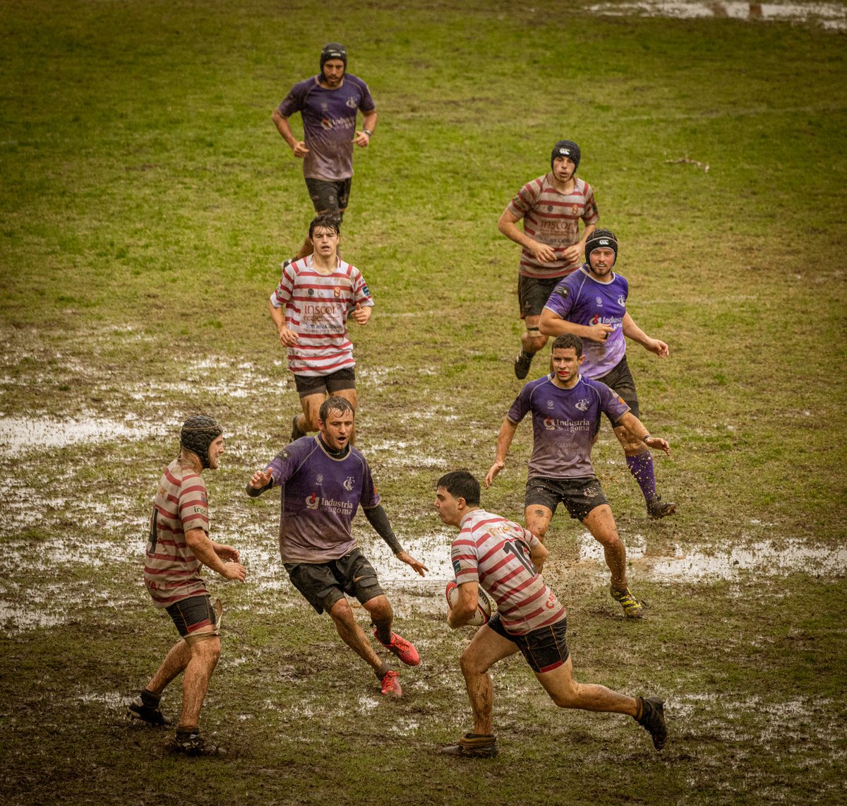 ceurugby's tweet photo. Precioses imatges del partit del passat dissabte del sènior masculí A contra Tarragona, un disputat partit on les condicions meteorològiques van marcar el desenvolupament del joc....
📷 Blai Lagé https://t.co/ZggHwGK4HL