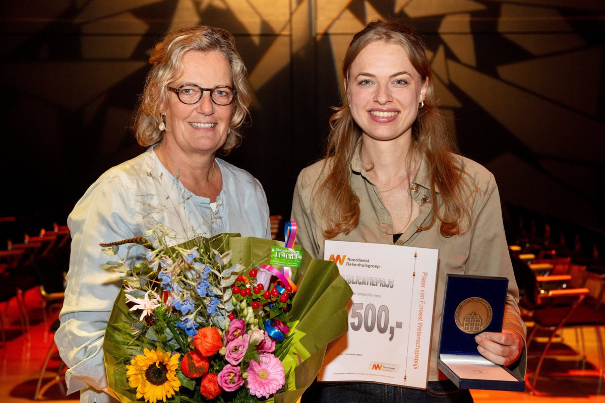 De winnaars van de Pieter van Foreest wetenschapsprijzen 2024 zijn bekend! Proficiat!! Lees hier meer: cutt.ly/4eFxlg9Y <a href="/noordwestzh/">Noordwest Ziekenhuisgroep</a> #wetenschapNoordwest #Noordwest #wetenschapsprijzen #trots #samenbeter 💐