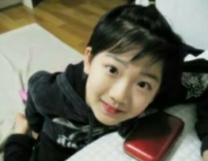 04999hh's tweet photo. 준규 애기 때 사진 귀여운거 왕 많아 https://t.co/yqQ85TnMBb