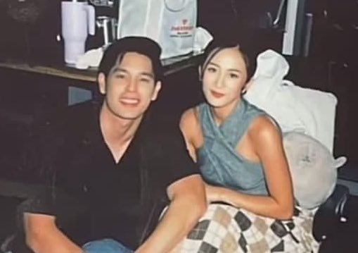 lovireii's tweet photo. they have so many pictures na that screams “this is me and your dad when we were younger” https://t.co/1CYUZkNOwN