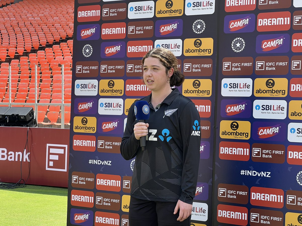 WHITE_FERNS's tweet photo. Georgia Plimmer on the arrival chat with @FrankieMac71! #INDvNZ #CricketNation https://t.co/wO7fAXglm6