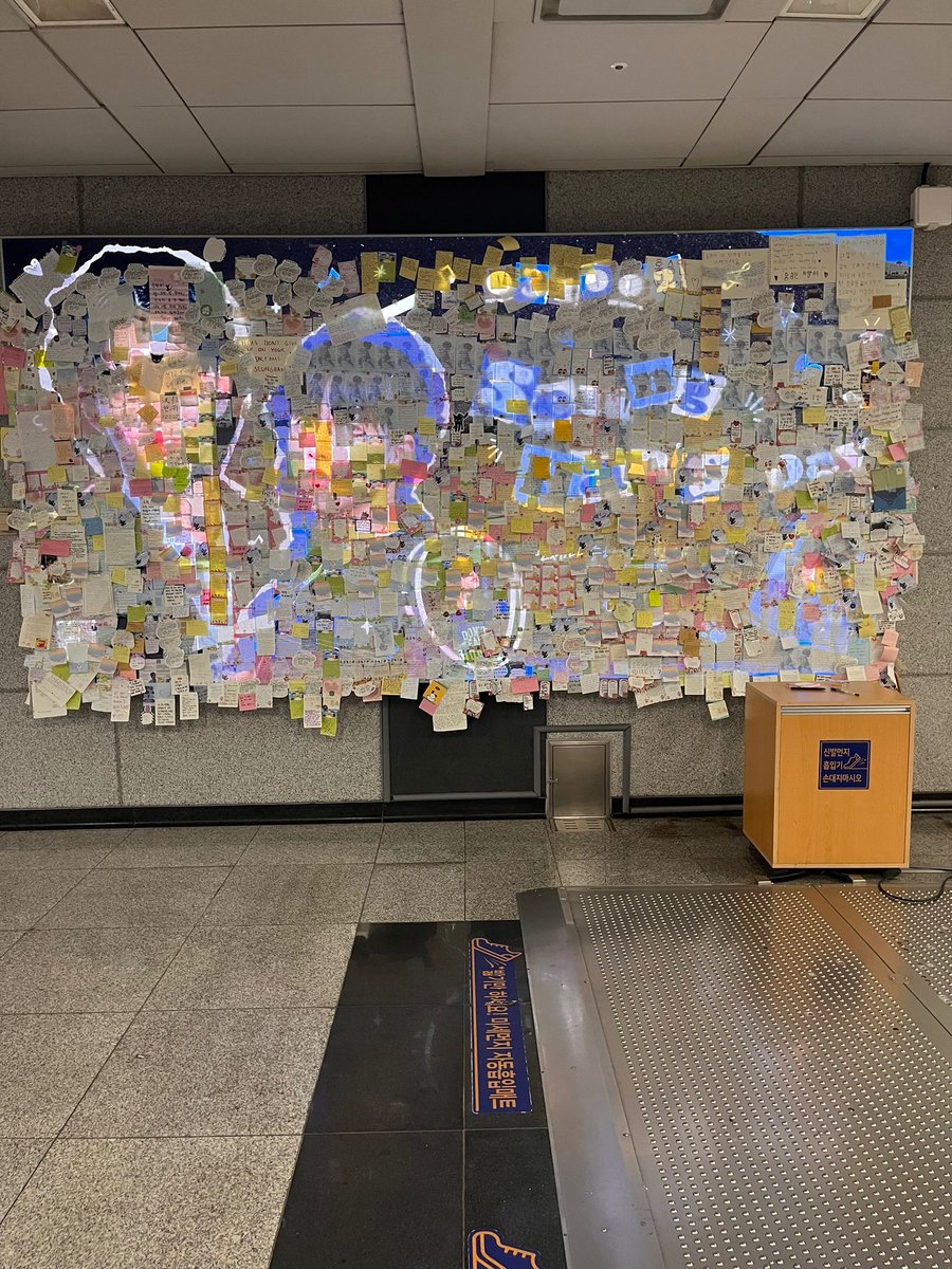 to the ACTUAL briize who love riize, i hope you're all proud of yourselves <3 so much love and dedication for seunghan and the members to see 😞🧡

continue to boycott and unfollow all riize sns!
#RII7E_Or_None
#SMProtectRIIZE
#SM_쓰레기