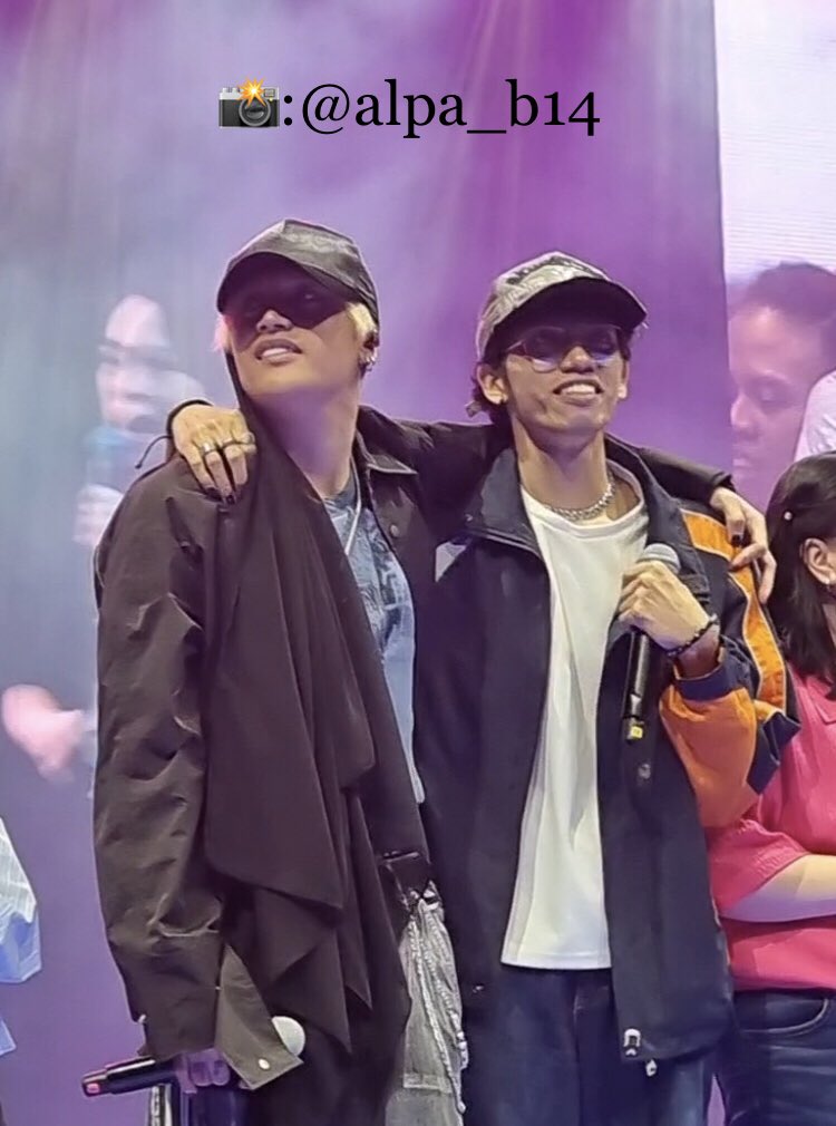 fanboy_caleb's tweet photo. I finally told Ken personally that he is my amo 😭 Huhu kiligz! Tropa kami 🥹

📸: @alpa_b14

#SB196thAnniversary #SB19
#SB19DunkinPHThanksgiVIng 
@SB19Official https://t.co/0cFm18fZFr