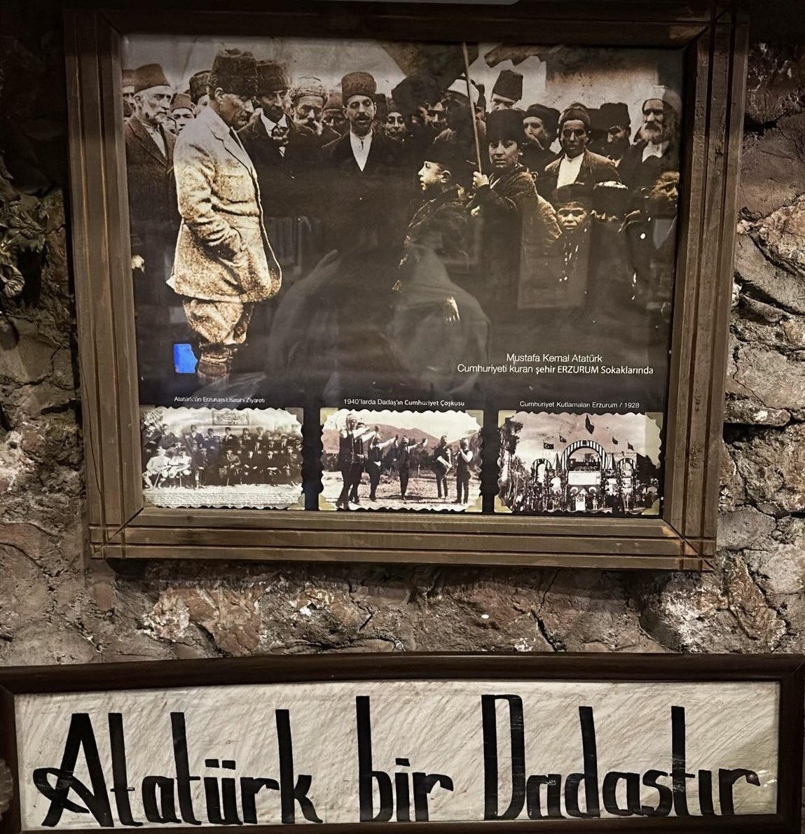 Mustafa Kemal Paşa, Cumhuriyeti Kuran Şehr-i Erzurum sokaklarında! 💙🤍

#29EkimCumhuriyetBayramı 🇹🇷