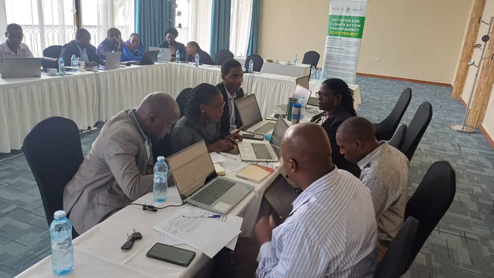 CCD_UG's tweet photo. The training workshop focused on the NDC Tracking Framework for the transport and waste sectors, equipping participants with skills in understanding sector-specific indicators, data sources and methodologies

#DataCollection  #Waste #Transprency #NDC #GHG #ccd #ClimateAction https://t.co/WwrblQyiRs
