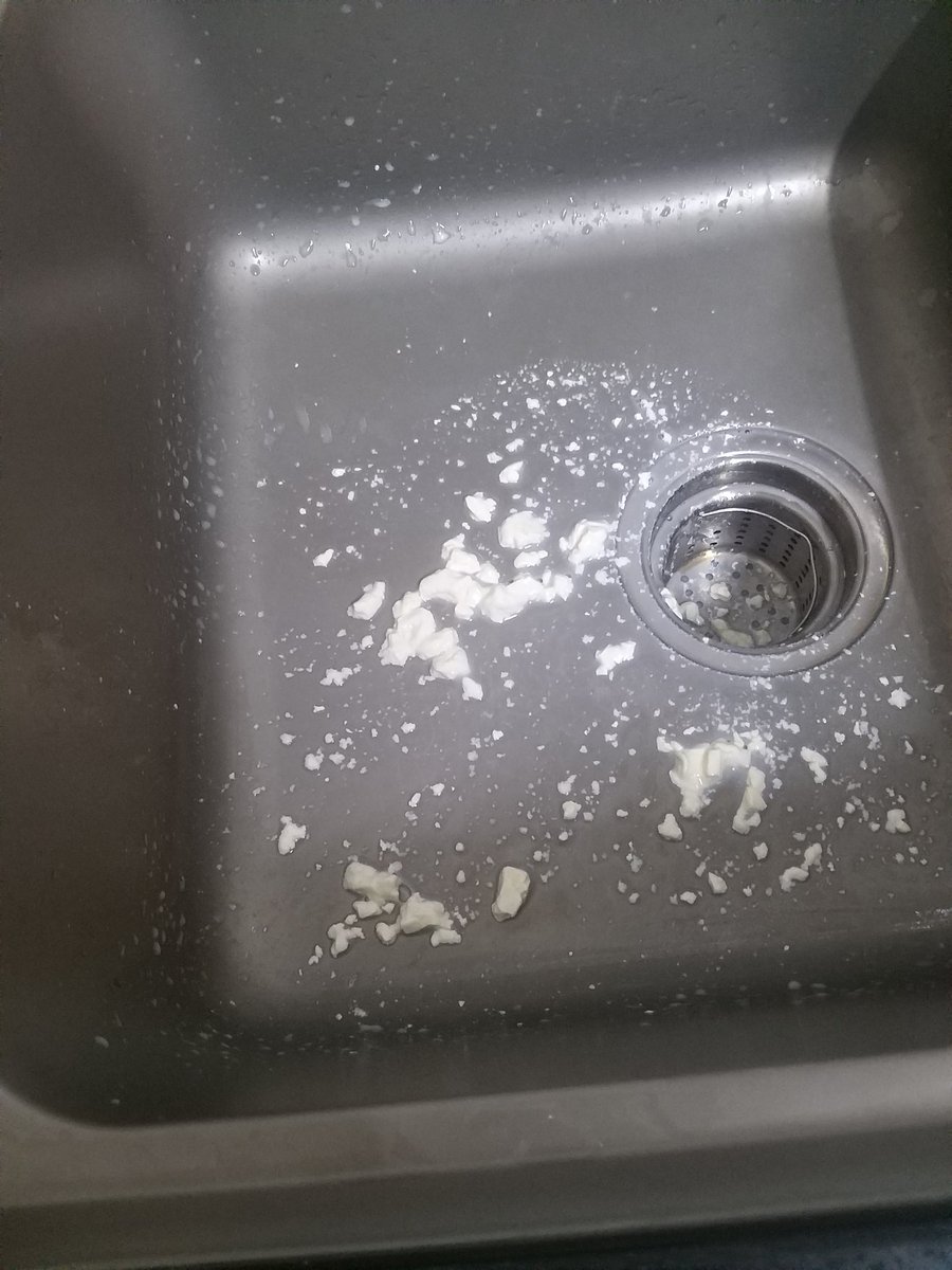 Emmelye's tweet photo. @newkcckenya pull this milk off the shelves. UHT bought at One Stop @Naivas Karen, Langata South Rd. It stinks and is rotten. All 4 packe were a waste of money. @Cofek_Africa @DairyBoardofKen #DisgustedClient #LongLifeNotSoLong https://t.co/KSbPdHoyIR