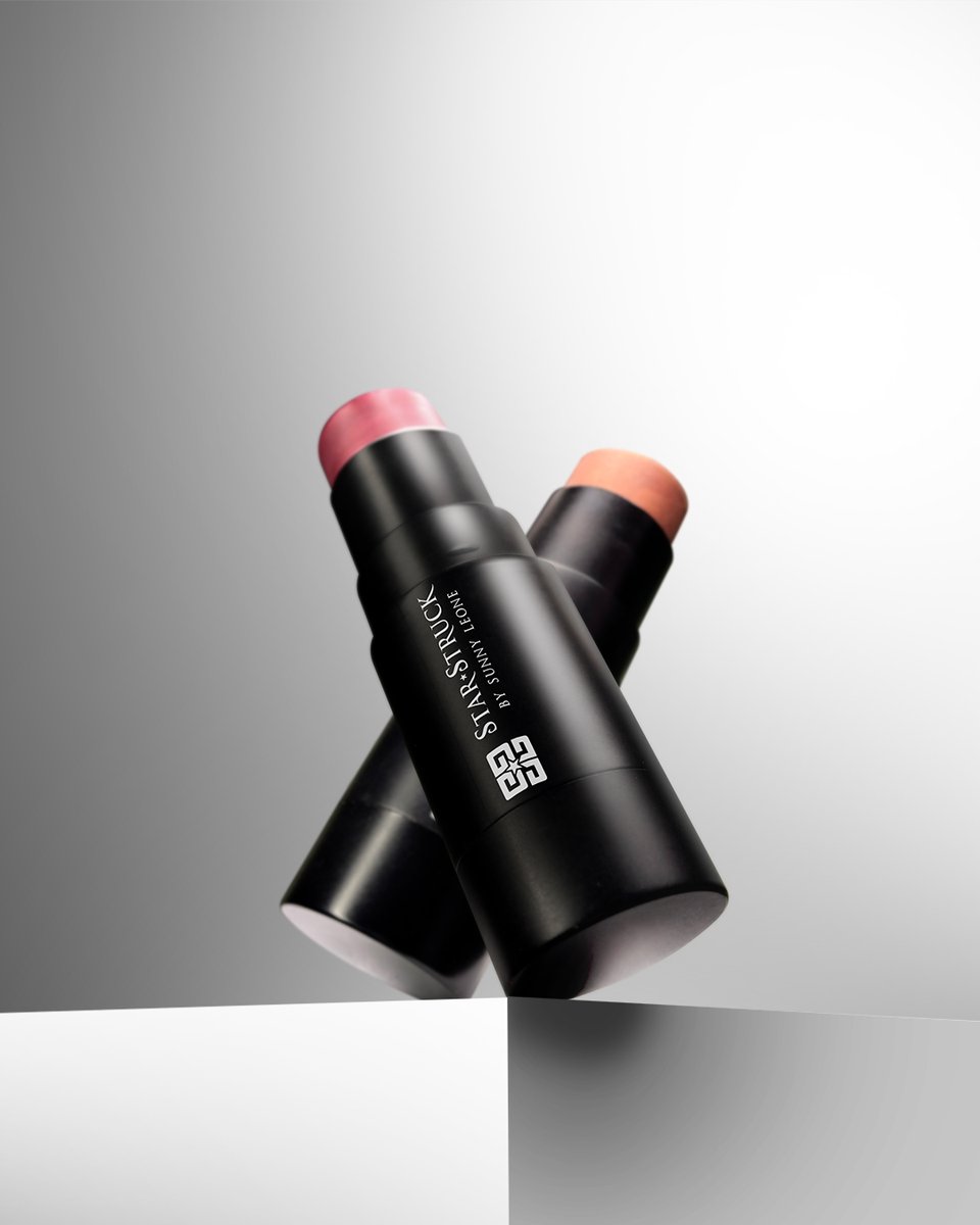 StarStruckbySL's tweet image. Enriched with the goodness of Moringa Oil &amp;amp; Shea Butter to keep your skin hydrated &amp;amp; nourished - bit.ly/3X4iwLe
.
#blushsticks #faceblush #faceessentials #knowwhatyouwear #defineyourdesire #makeup #cosmetics #sunnyleone