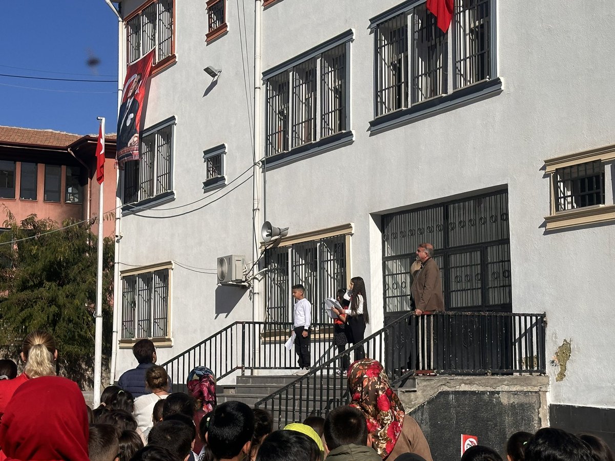 Yahya Kemal Beyatlı İlkokulu (@ilkokuluykb) on Twitter photo Cumhuriyetimizin 101.yılını yine büyük bir coşku ile kutladık.Emeği geçen öğrenci ve öğretmenlerimize teşekkür ederiz <a href="/Murat4Kucukali/">Murat Küçükali</a> <a href="/Diyarbakirmem/">Diyarbakır İl Millî Eğitim Müdürlüğü</a> <a href="/BaglarMEM21/">Bağlar İlçe Milli Eğitim Müdürlüğü</a> Cumhuriyetimizin 101.yılını yine büyük bir coşku ile kutladık.Emeği geçen öğrenci ve öğretmenlerimize teşekkür ederiz <a href="/Murat4Kucukali/">Murat Küçükali</a> <a href="/Diyarbakirmem/">Diyarbakır İl Millî Eğitim Müdürlüğü</a> <a href="/BaglarMEM21/">Bağlar İlçe Milli Eğitim Müdürlüğü</a>