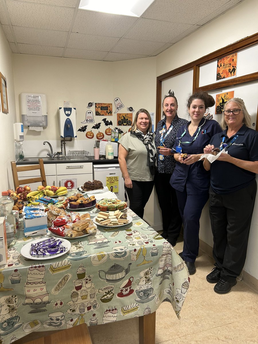 54321DianaC's tweet photo. Team Surgery Halloween Breakfast is in full swing! Come and join us!! @SopDivision @cath_puttock @sabaderc @PHU_NHS https://t.co/mZDJ5HEvpy