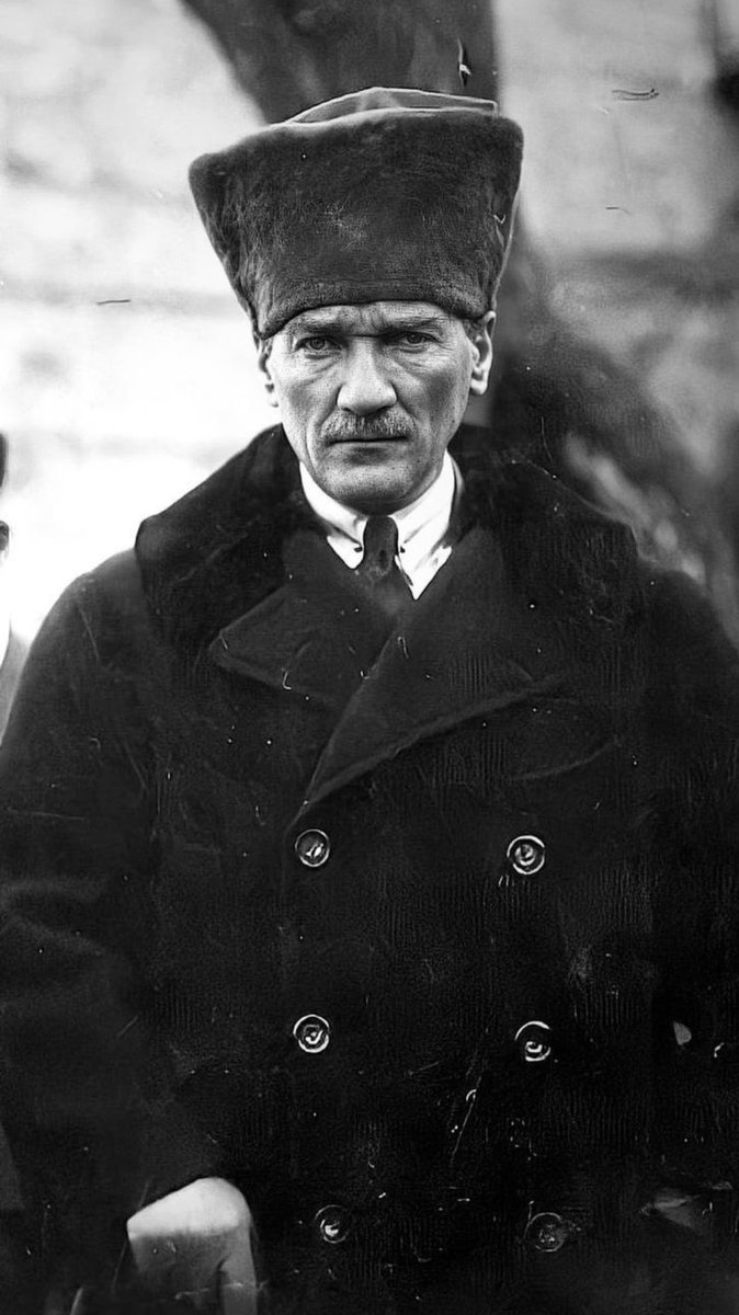 “Ey yükselen yeni nesil! İstikbal sizsiniz. Cumhuriyeti biz kurduk, onu yükseltecek ve yaşatacak sizsiniz.”

Mustafa Kemal Atatürk

#29EkimCumhiyetBayramı 
#Cumhuriyetin101Yılı