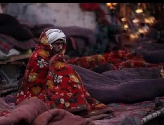 कोई सोच रहा है धनतेरस पर कितना ‘सोना’ खरीदना है
कोई सोच रहा है ठंड शुरू हो गई है कहां ‘सोना’ है!