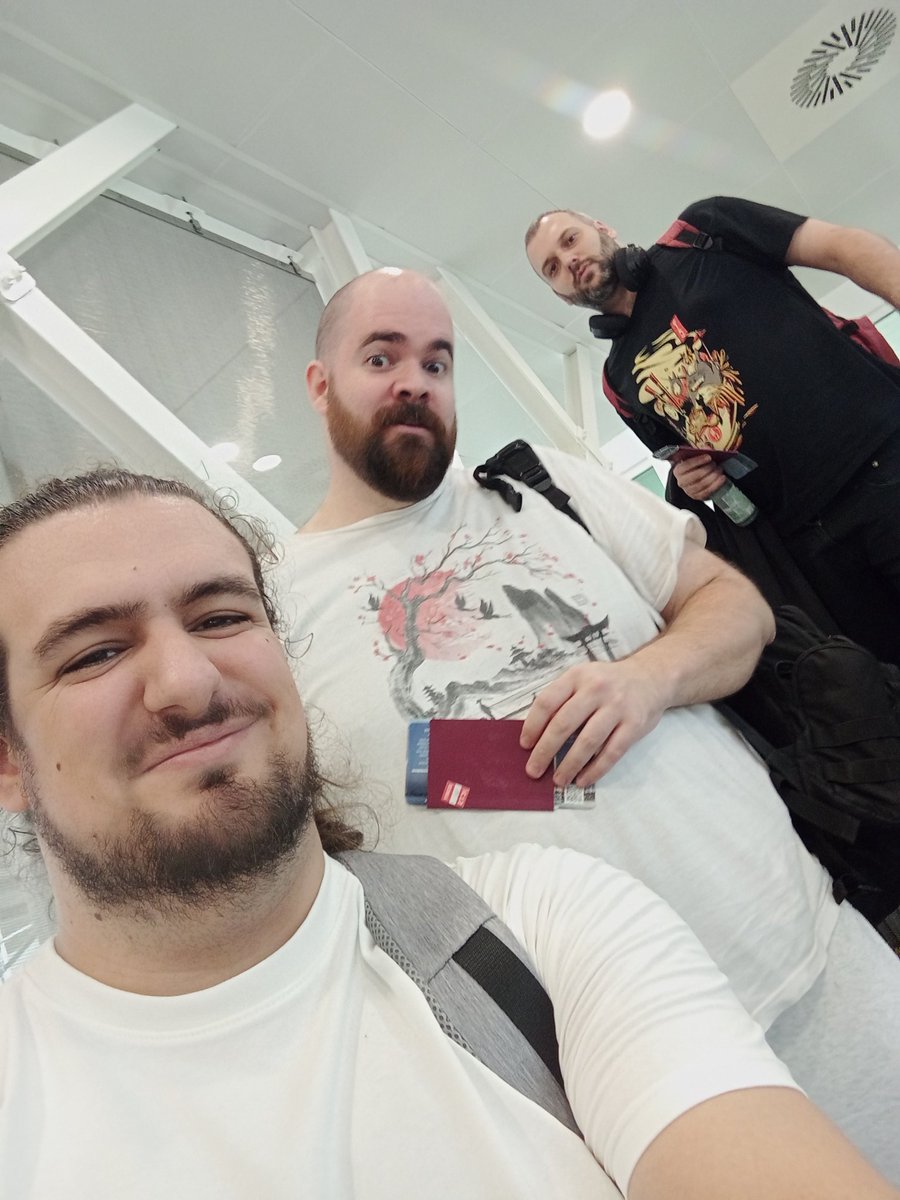 Part of the Sunflower expedition boarding right now, just a measly 24 hour flight till we get to Osaka! 🌻

Finally going to Japan, this is a dream come true 🥲