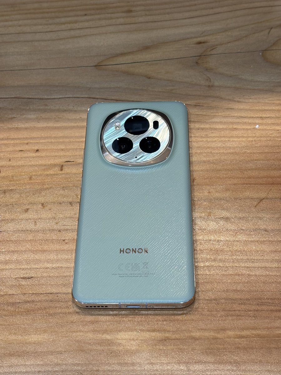 onichan50's tweet photo. honor magic6pro着弾

#honor 
#magic6pro
#はぁ〜また買っちゃった https://t.co/495W0Edfig