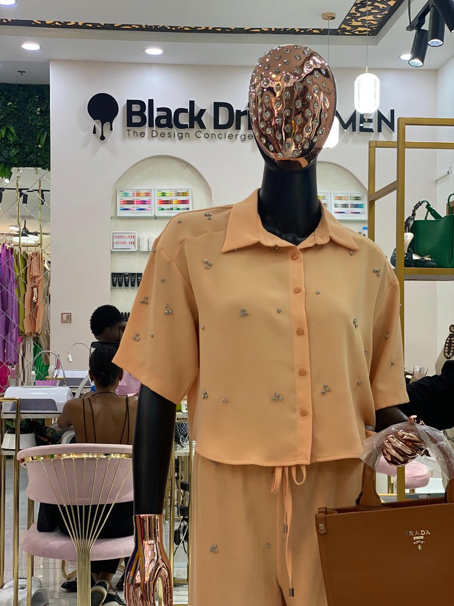gad_rogers's tweet photo. This peace is Available at @blackdripUganda women section.

Visit the Shop now at Arena Mall to get even more outfits for yourself. 
#BlackDripUg https://t.co/B1PlvT2WF2