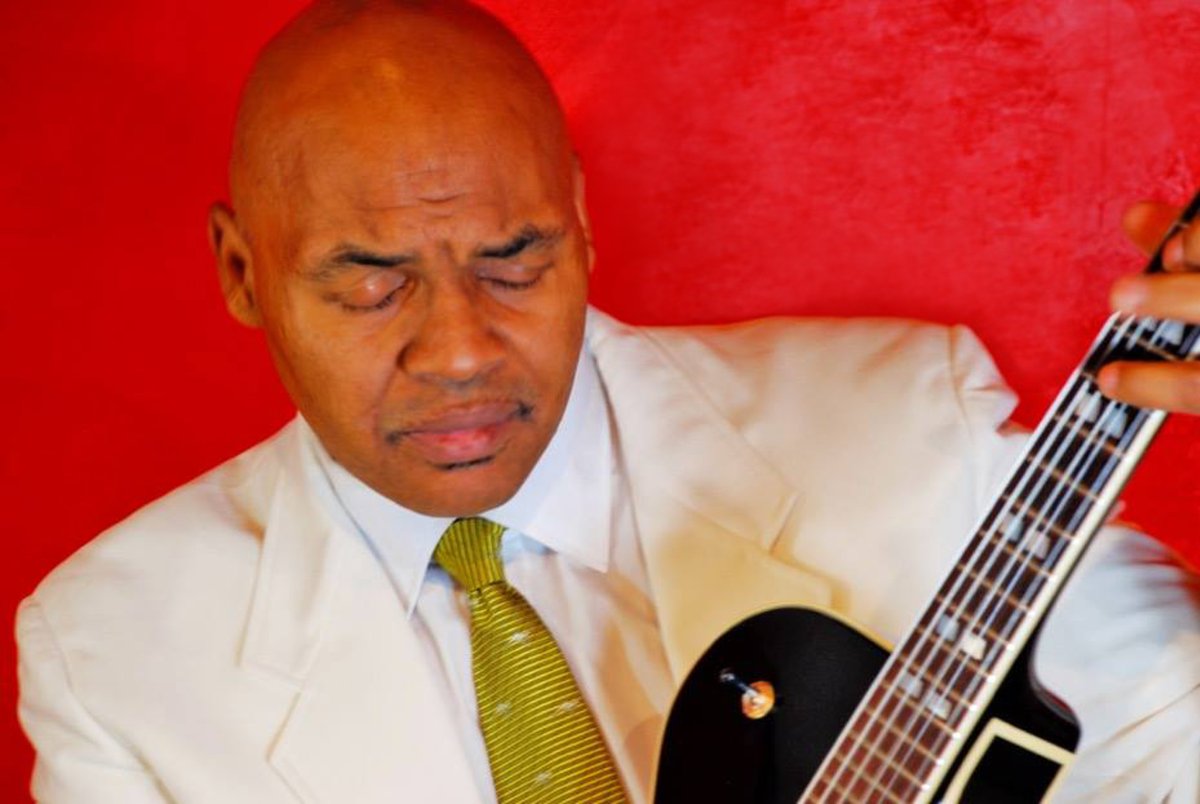 mauricejohnson's tweet image. Pour your heart into whatever moves you, just like the rhythm of a jazz guitar—bold, expressive, and full of life. Make every moment count and let your dreams play loud. 🎸 #GetIntoIt #FollowYourPassion #LiveBoldly #ChaseTheDream #HeartAndSoul  #inspirationalquotes