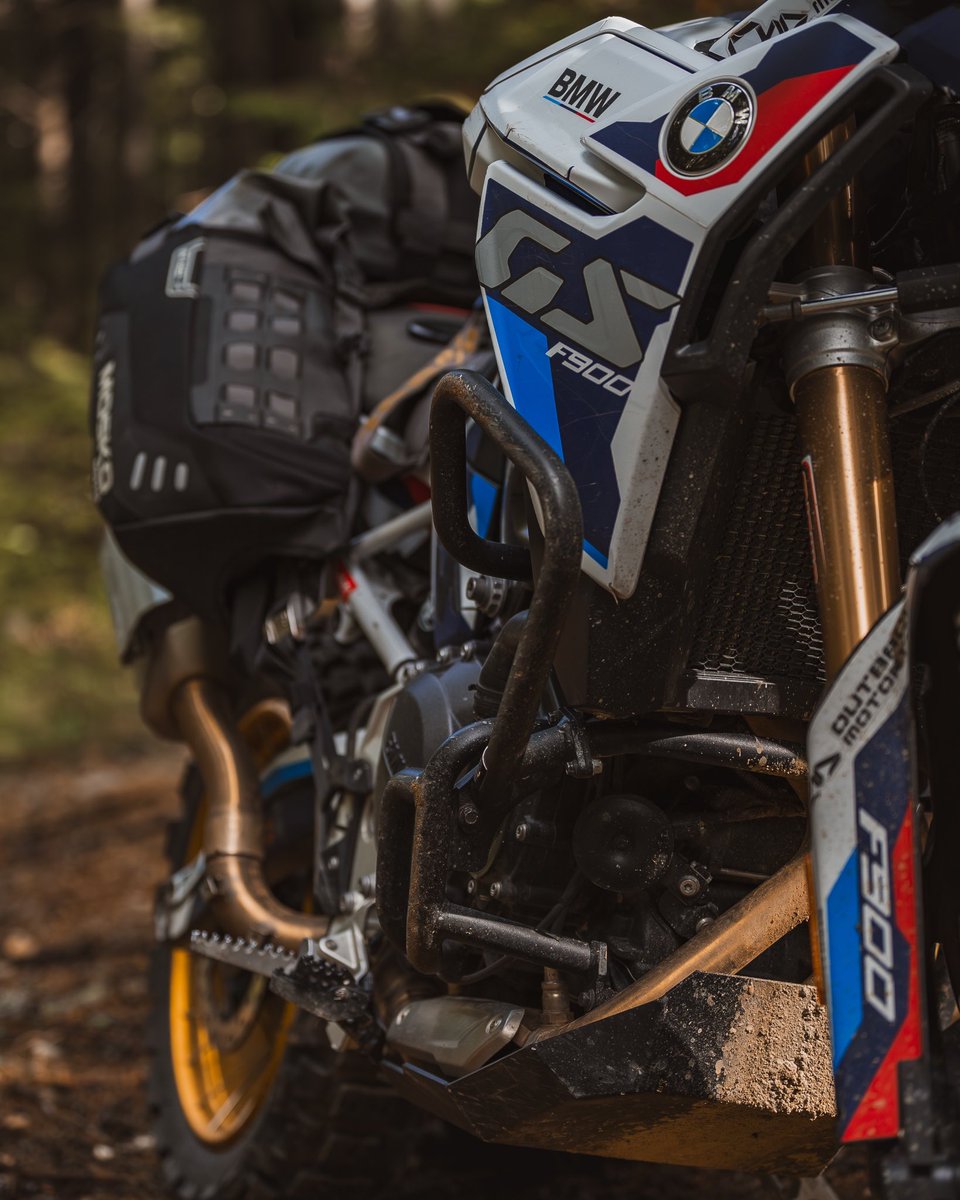 OutbackMototek's tweet photo. BMW knocked it out of the park with the new F900GS. Can you imagine a smaller, lighter version of it with 450/500 displacement? 
.
It’s been a fun bike for us and we’re not done with it just yet. We have a few new products coming down the pipeline! 
.
#bmwmotorrad #bmwmoto #bmwmotorcycle #bmwf900gs #f900gs #outbackmotortek #advmoto #advmotorcycle #advrider