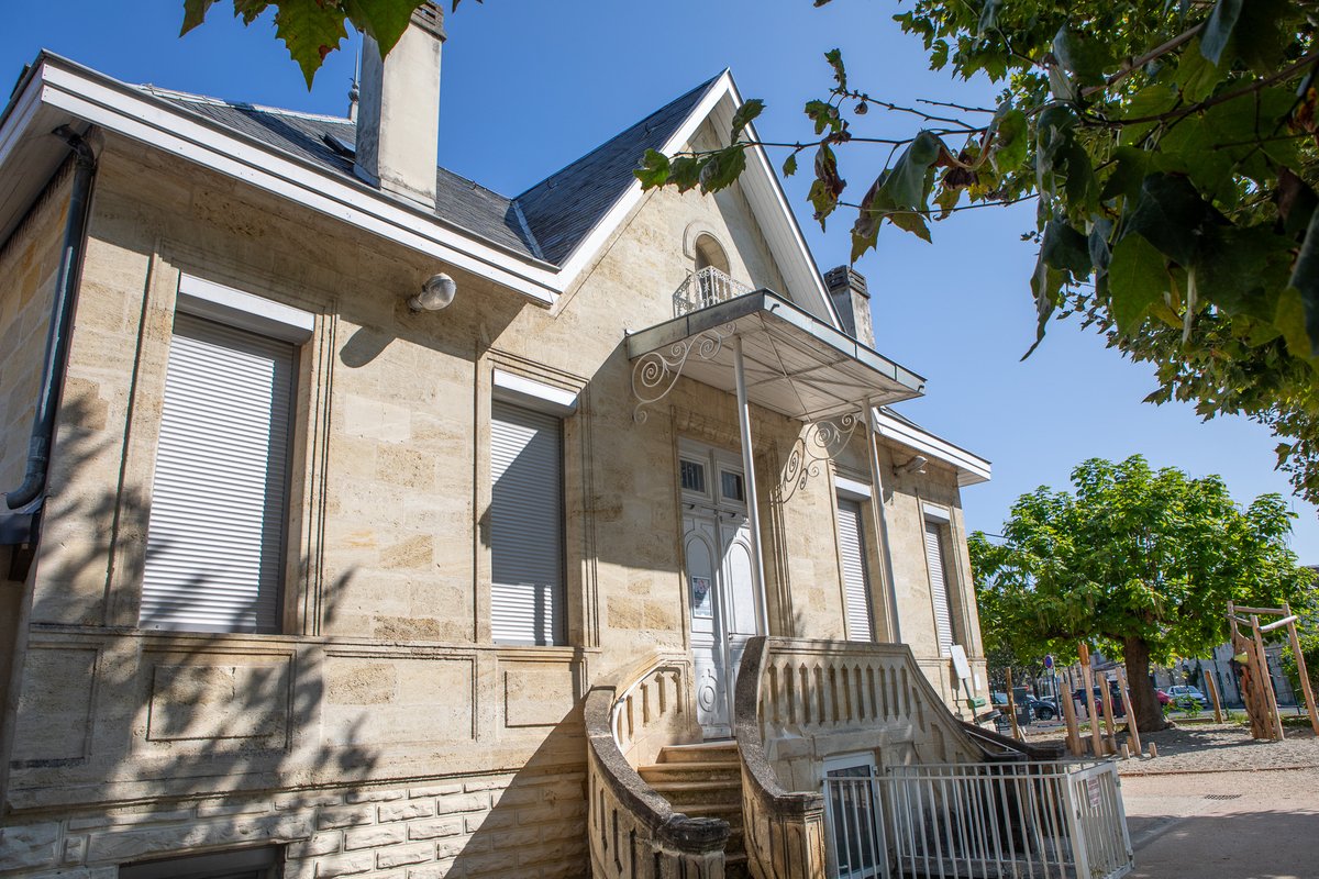 Le square Fehlmann, un lieu innovant et solidaire au cœur du quartier Saint-Genès, à destination des entrepreneurs de l'économie sociale et solidaire. 
<a href="/CharleyGiron/">Charley Giron</a> @FrederiqueFabreTabourin #Talence #Economie