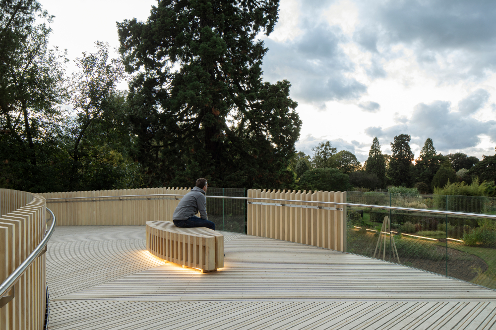 Winter is approaching! ❄️ 

With the colder and wetter months amongst us, take a look at our guide on how to get the best out of your decking, and keeping it in tip top condition!  

Take a read > gripsure.co.uk/help-advice/pl…