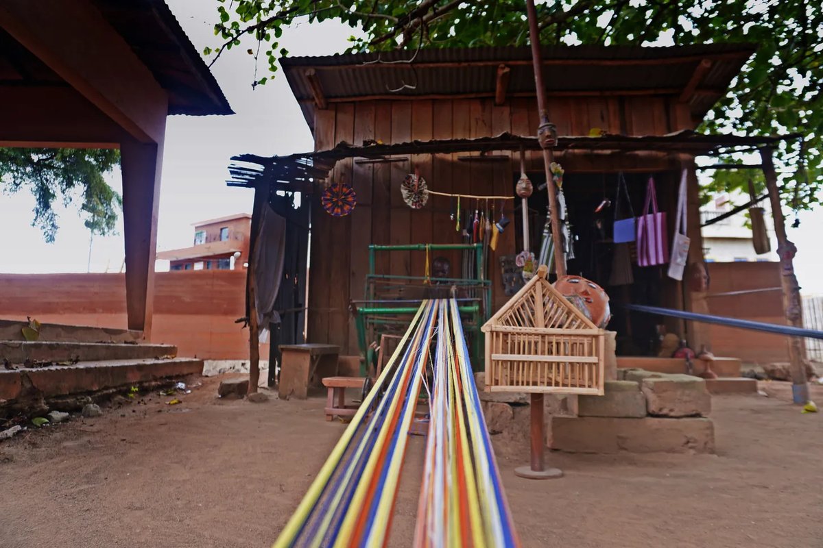 📸 ¡NUEVA FOTO!

🇧🇯 "Bruno trabaja en el interior del palacio de los reyes de Porto-Novo, que hoy es un sitio histórico al que los visitantes se pueden acercar para conocer cómo funcionaba en el pasado".

🏆 <a href="/_martinaandres/">Martina Andrés</a> desde Benín con Rift Valley