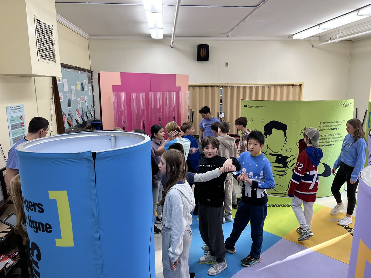 atbray's tweet photo. Amazing sessions being held with the Online Dangers Roadshow @HfxCentJH ! https://t.co/geSo53d1Qu