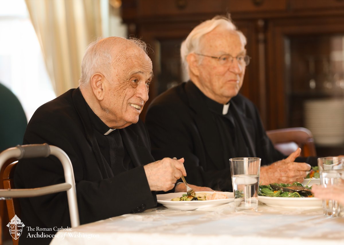 WashArchdiocese's tweet photo. This weekend at Mass, parishes across the #WashArchdiocese will hold the Retired Priests Collection. Consider honoring the priests who have walked with you through life by donating to their retirement and care.
Visit: https://t.co/wjPTiIuVMJ
#LivesofService https://t.co/8Z1llnINWE