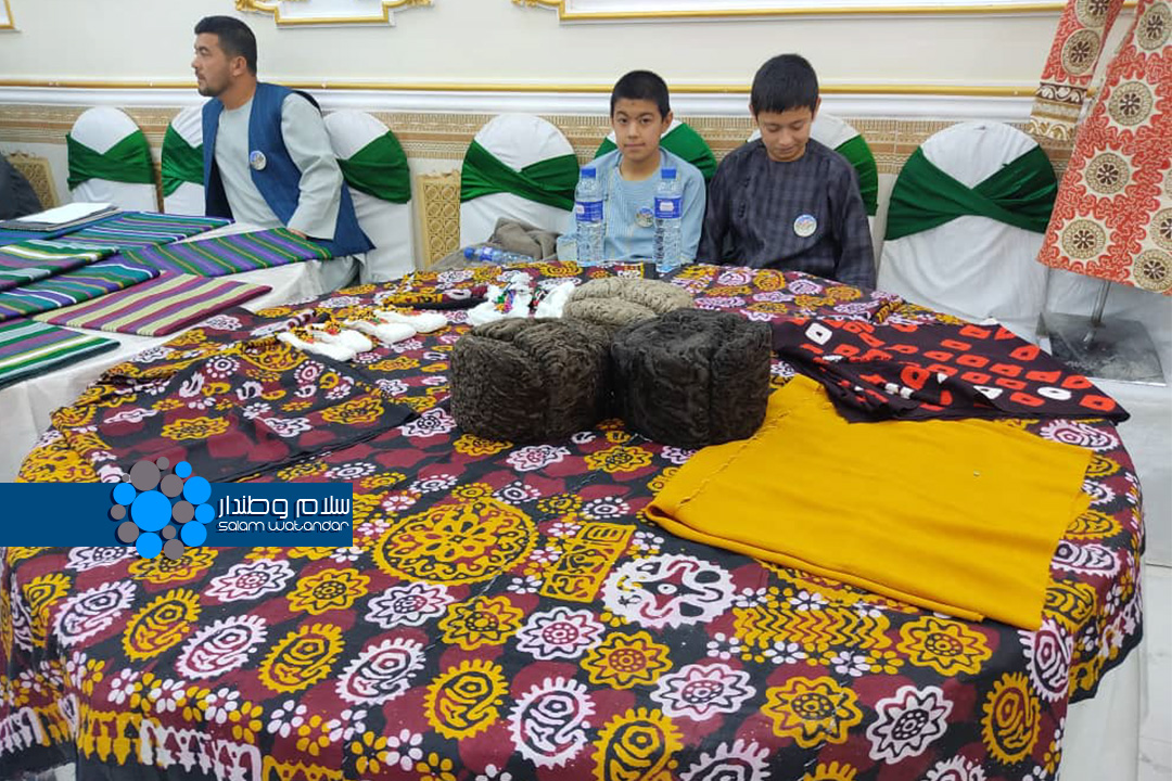 SW_Uzbek's tweet photo. #فاریاب ولایتی #اندخوی تومنی‌ده #اوزبیک تیلی نینگ ملی کونیدن، فاریاب، جوزجان، بلخ و تخار ولایت‌لریدن قتنشگن محلی مسئوللری، دین عالملری، قوم بویوکلری، سوداگرلر، شاعرلر و یازووچیلردن قطاری نینگ حضوری بیلن نشانلنگن.

https://t.co/SeqGIIo1RA https://t.co/nvU2rZiYyW