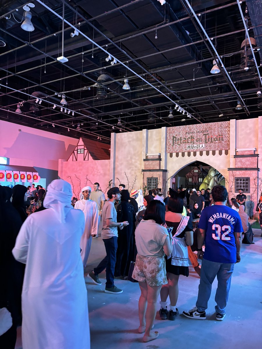 WOWFACTORY_'s tweet photo. アラブ首長国連邦で開催された #ANIMENIA #AbuDhabi  に参加しました。大森英敏先生、阿部ゆたか先生をはじめとするレジェンドとご一緒させていただき光栄でした。スタッフの皆さま、アブダビの皆さま、大変お世話になりました。有難うございました！

 #KenjiWatanabe #TradingCards #UAE
#渡辺けんじ https://t.co/qRDrjZeRJj