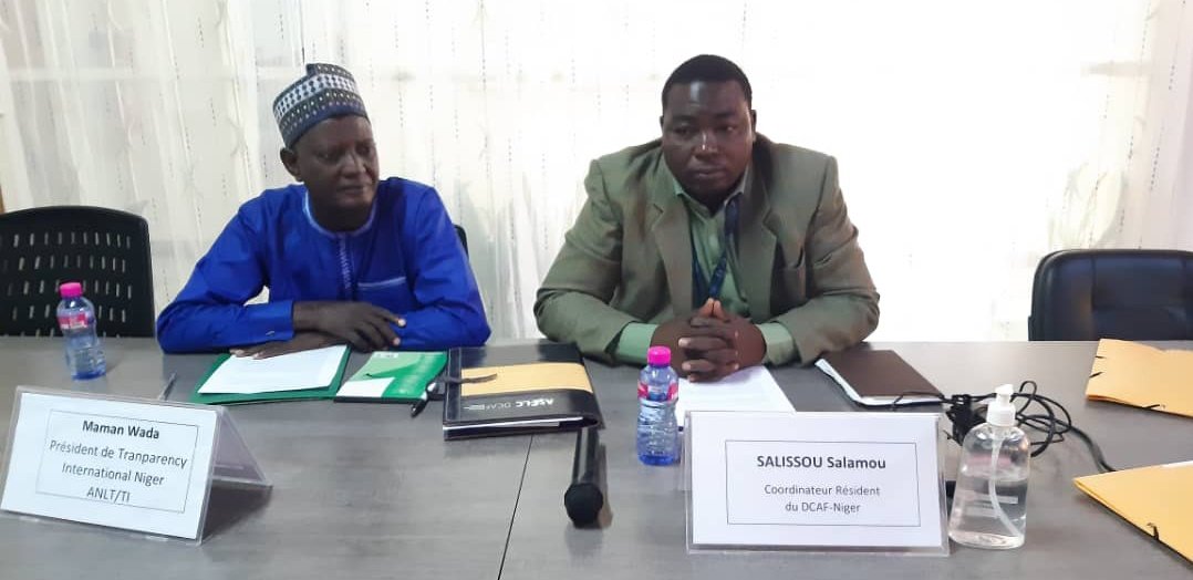 anlctiniger's tweet photo. Atelier sur la Transparence
Niamey, le 29 octobre 2024 – Un atelier de deux jours, soutenu par le @AfricaDcaf, réunit les Forces de Défense et de Sécurité, les OSC et les Institutions de la Sécurité pour discuter de la transparence et de la bonne gouvernance au Niger. https://t.co/TqfV3JcPSb