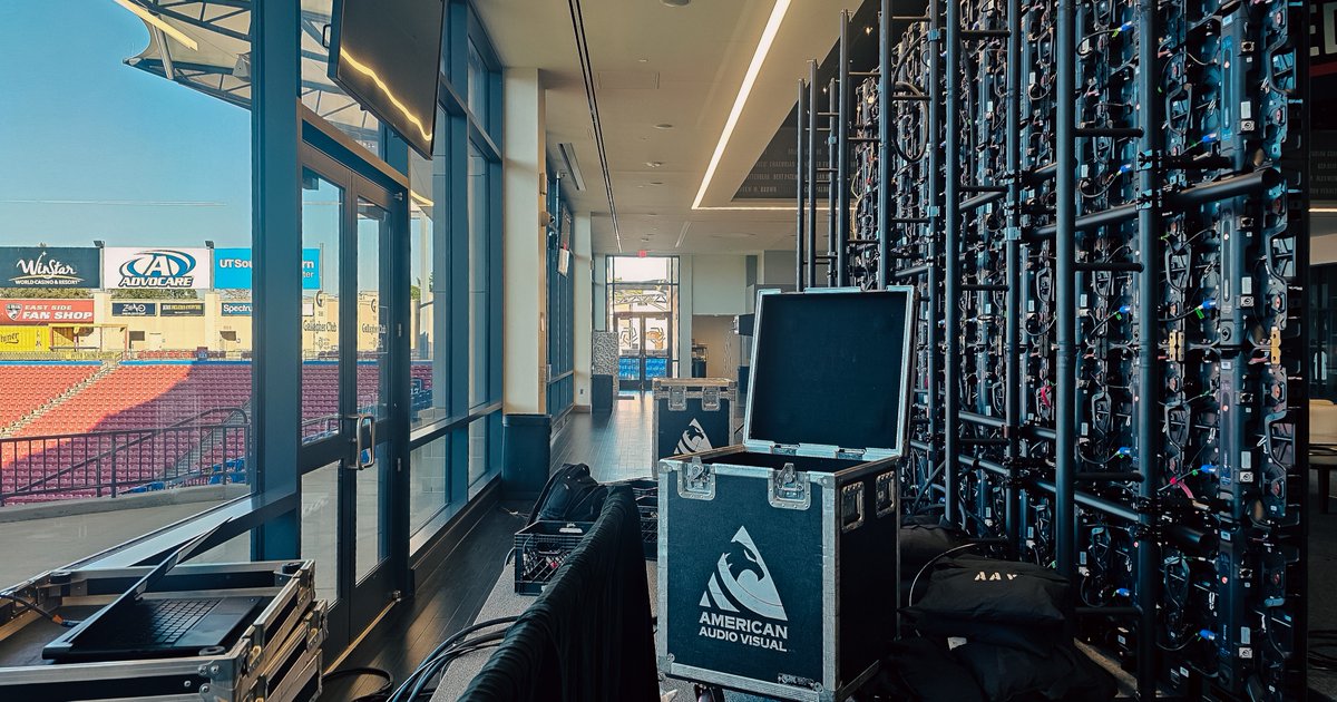 AmericanAV_'s tweet image. BTS of the AAV crew setting up for another big event! 🎥💡 From the design to LED screens, it’s all about teamwork to make it happen. Proud to be part of spaces where ideas come to life and real connections happen.
#BTS #AVCrew #EventSetup #CorporateEvents #AmericanAudioVisual