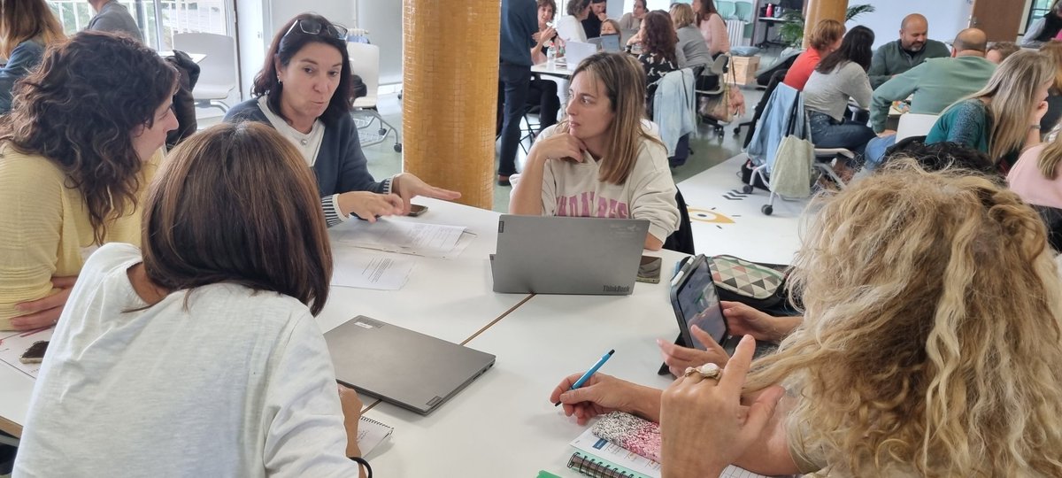 Núria Vaqués Colomé (@airunvc) on Twitter photo 1a sessió de #XTTE <a href="/InnovacioE/">Innovació Educativa, Departament Educació</a> a #AxF de Tarragona posant el focus en com podem millorar les pràctiques educatives.🤔 Espais compartits🫂 d'aprenentatge entre iguals que ens ajuden a que el nostre alumnat aprengui més i millor.<a href="/audi_johnny/">Johnny Audí Gil</a> <a href="/JOAQUINMEDINAB2/">JOAQUIN MEDINA BERMUDEZ</a> <a href="/vicent_villena/">Vicent Villena Serrano</a> 1a sessió de #XTTE <a href="/InnovacioE/">Innovació Educativa, Departament Educació</a> a #AxF de Tarragona posant el focus en com podem millorar les pràctiques educatives.🤔 Espais compartits🫂 d'aprenentatge entre iguals que ens ajuden a que el nostre alumnat aprengui més i millor.<a href="/audi_johnny/">Johnny Audí Gil</a> <a href="/JOAQUINMEDINAB2/">JOAQUIN MEDINA BERMUDEZ</a> <a href="/vicent_villena/">Vicent Villena Serrano</a>