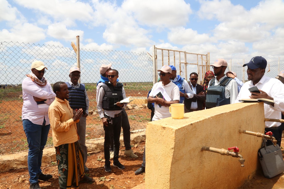 UNinSomalia's tweet photo. .@MoPIED_Somalia &amp; @UNinSomalia visited #Baidoa to monitor implementation of projects funded by the Somalia Joint Fund: Sameeynta, Joint Justice &amp; Corrections  &amp; Women, Peace &amp; Protection Programmes. Together with officials from SW, the delegation engaged beneficiaries. https://t.co/FRI9fGj5xU