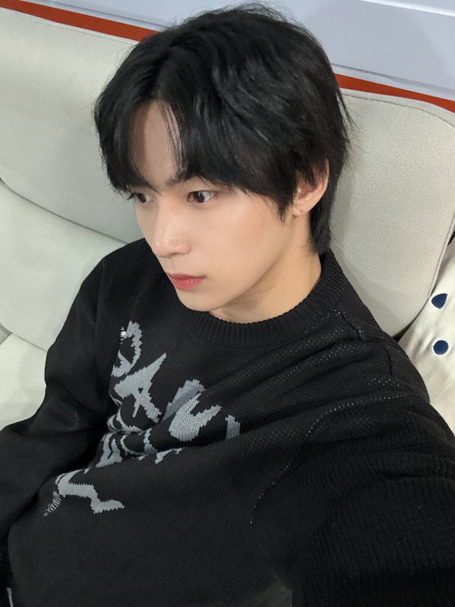 OmegaX_members's tweet photo. [#OX]

9개월 동안 감사했습니다!
3
2
1
JJP !❤️

#OMEGA_X #오메가엑스   
#한겸 #HANGYEOM https://t.co/f6Qj4SfgXn
